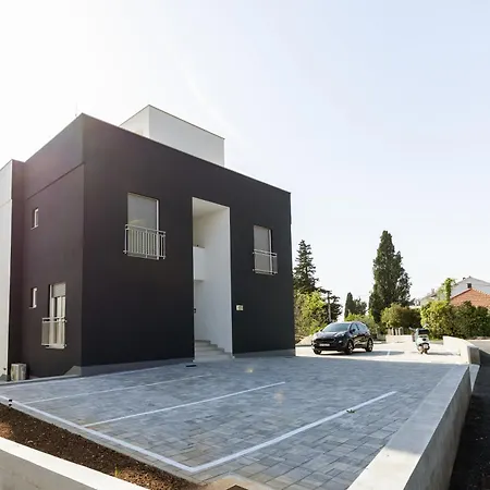 Luma Diklo Matea Zadar
